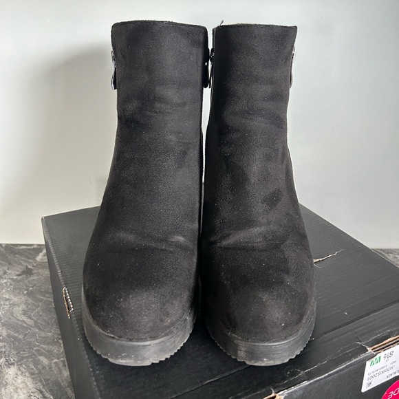 Dream Paris Chunky Heel Ankle Boot - Size 9 - Picture 3 of 15